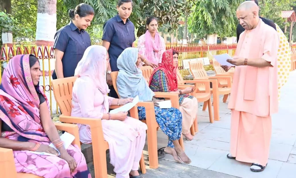 During the Janta Darshan, the Chief Minister personally heard the grievances of 200 people During the Janta Darshan, the Chief Minister personally heard the grievances of 200 people