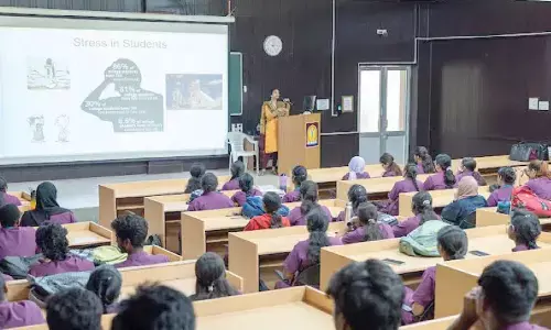 Experts urge people to identify early signs of mental illness