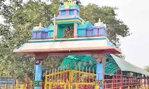 Surekha feuds with Ponguleti over Medaram temple funds