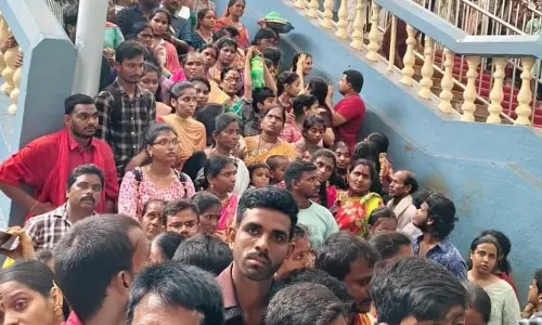 Heavy rush of devotees at Durga temple