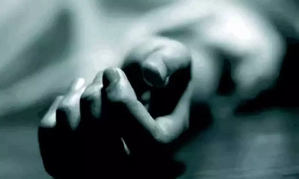 Mother takes life after allegedly killing her twins in Balanagar Mother takes life after allegedly killing her twins in Balanagar