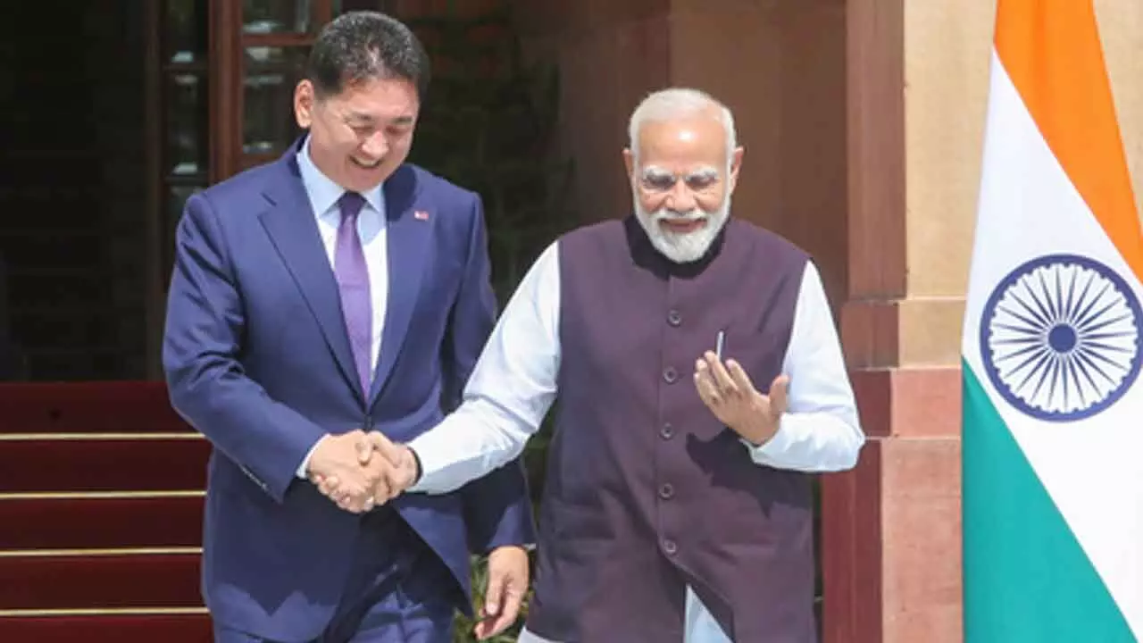 PM Modi, Mongolian Prez Ukhnaa plant sapling at Hyderabad House