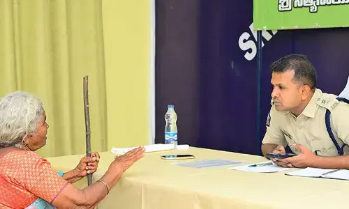 Ensure speedy disposal of grievances, SP tells officials