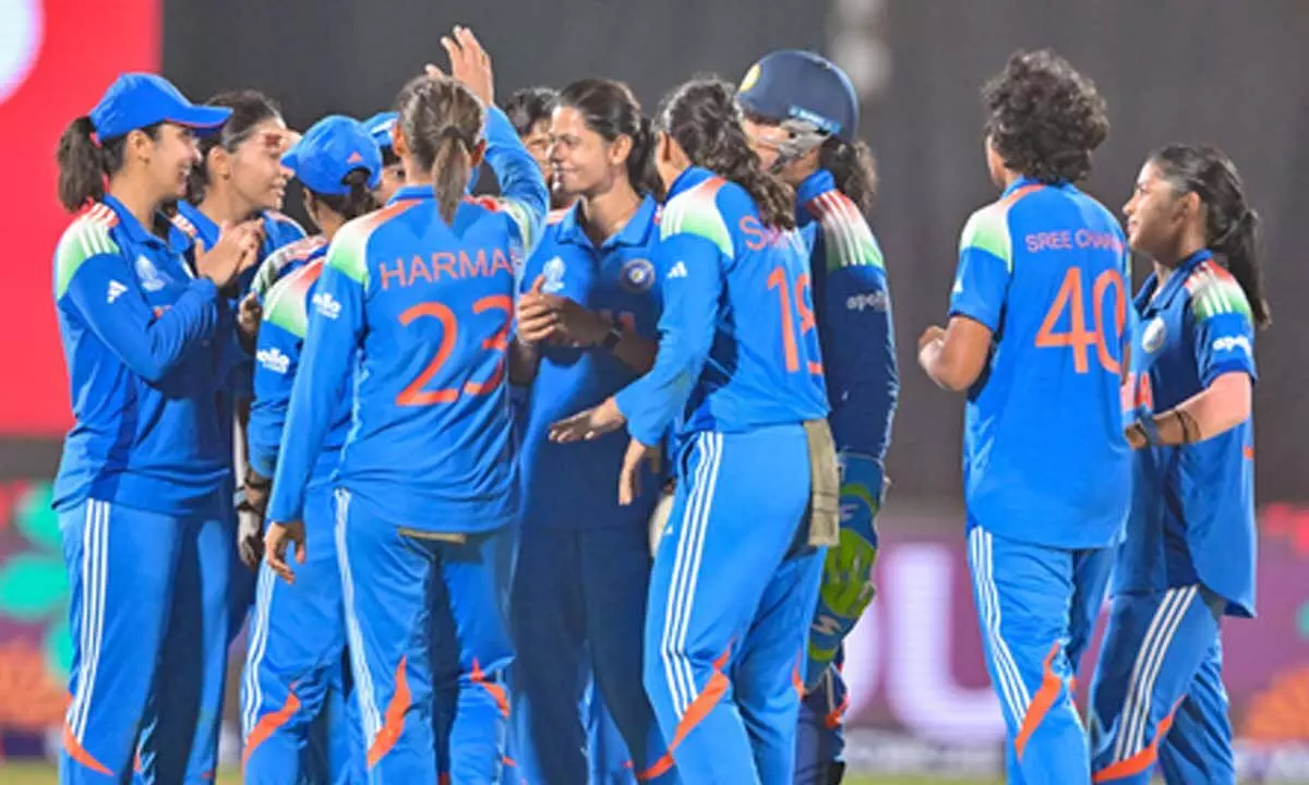 India womens team visits Ujjains Mahakaleshwar Temple, attends Bhasma Aarti India womens team visits Ujjains Mahakaleshwar Temple, attends Bhasma Aarti