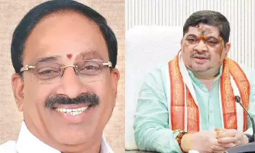 BRS, Cong get locked in verbal over Sunitha’s public display of ‘emotion’