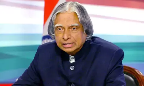 Governors, CMs of Telugu states pay tributes to Abdul Kalam