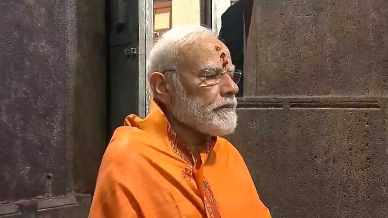 PM Modi visits Srisailam in Kurnool, offers prayers