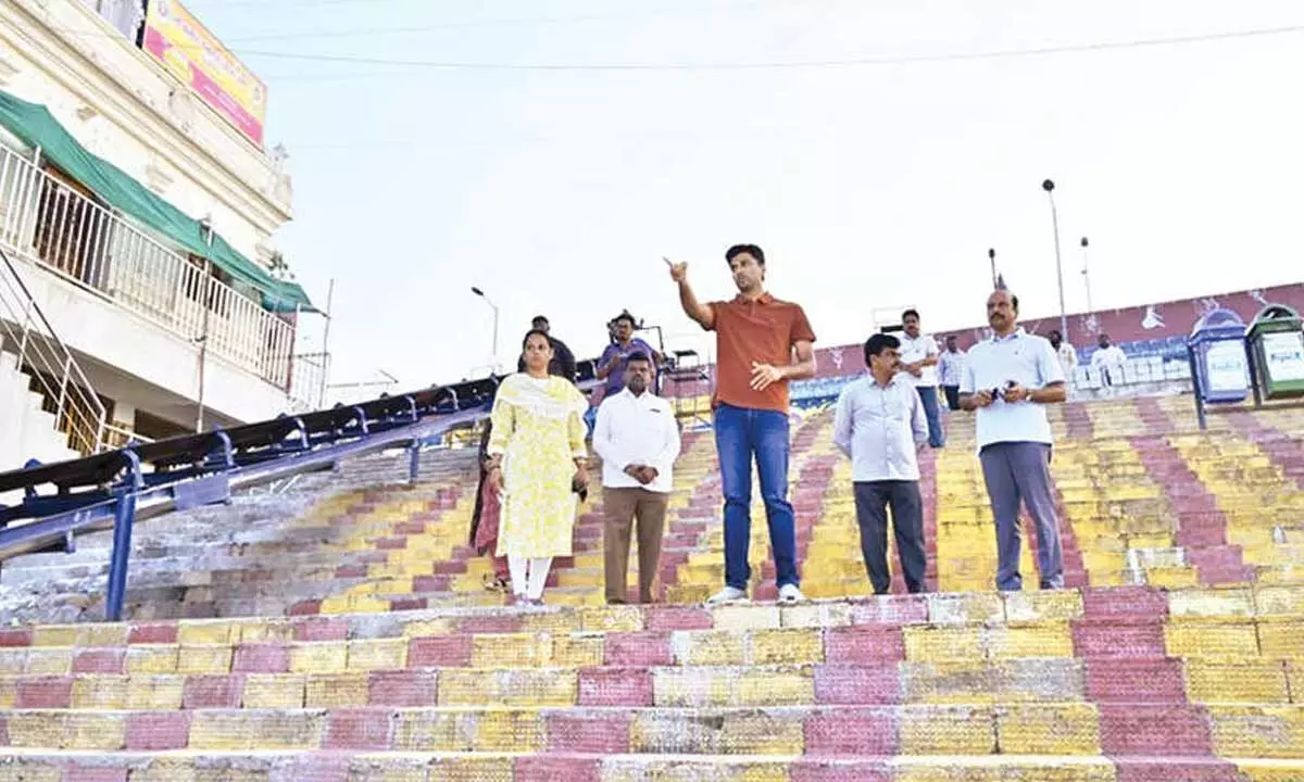 Keep ghats clean,officials told Keep ghats clean,officials told