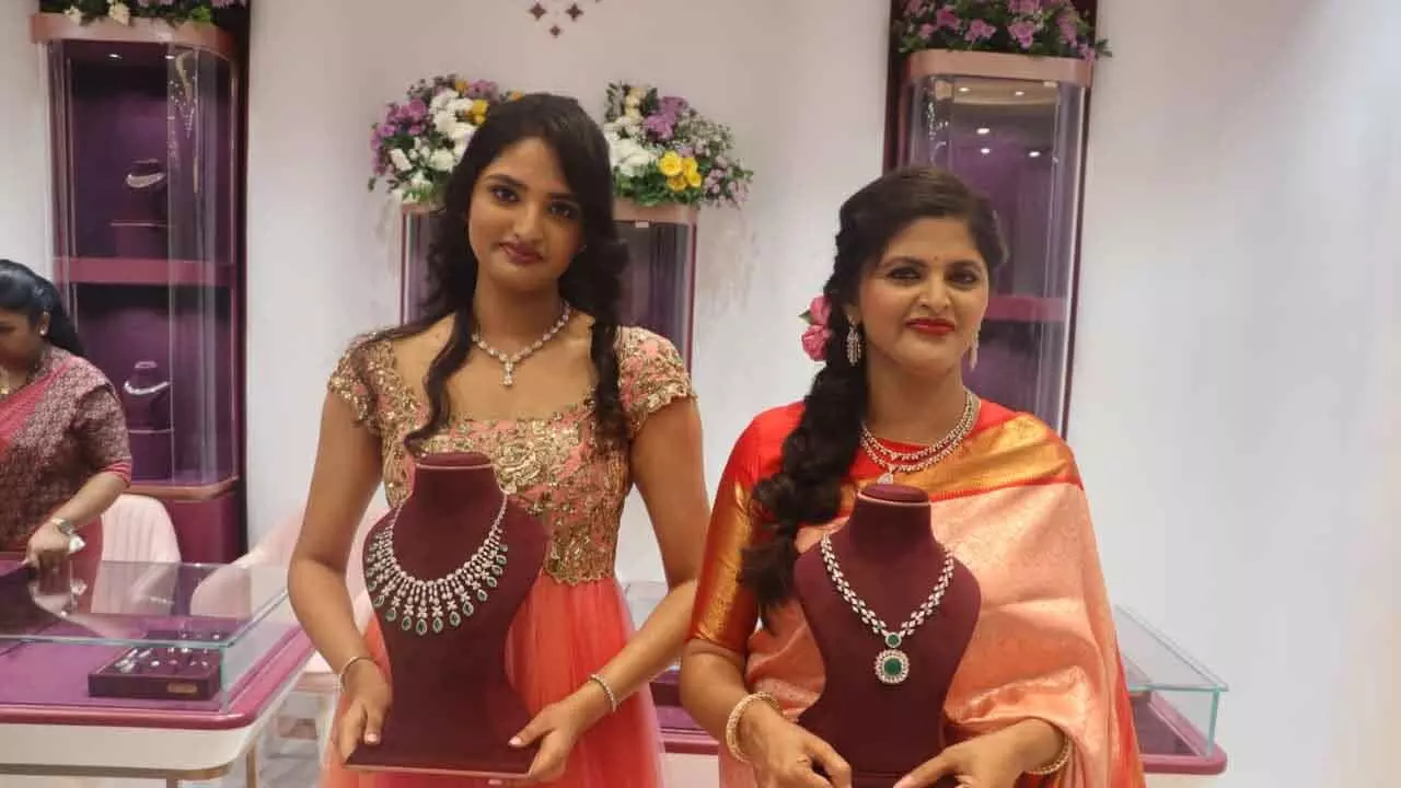 Starla Jewels Unveils Its Second Flagship Store in Gachibowli, Hyderabad Starla Jewels Unveils Its Second Flagship Store in Gachibowli, Hyderabad