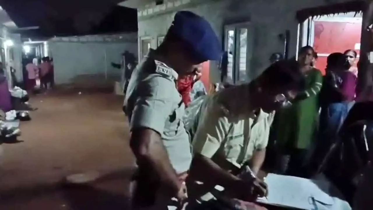 Udupi tragedy: young lovers die by suicide in rented house Udupi tragedy: young lovers die by suicide in rented house