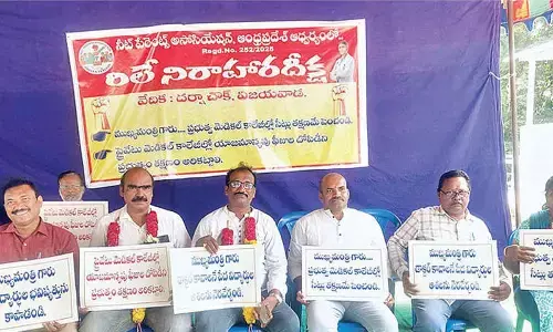 YSRCP extends support to NEET parents’ protest