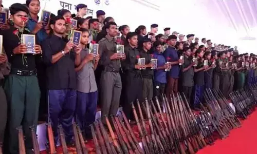 Red Rage On The Wane… Aashanna, 209 other Maoists lay down arms