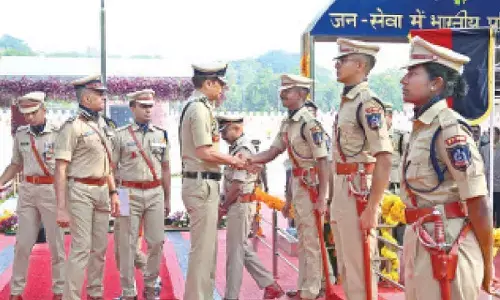 BSF DG exhorts new IPS officers to combat drugs and terror