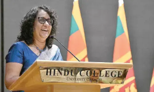 Lankan PM visits CM Shri School, explores collaboration in edn