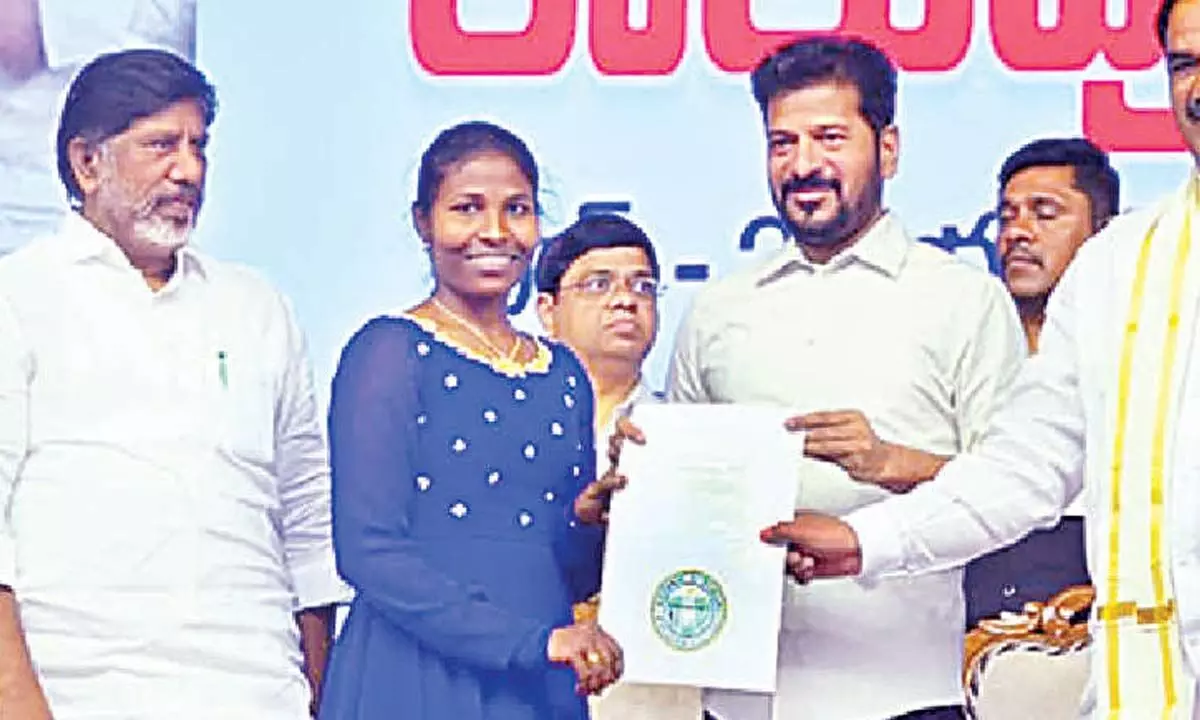 CM: Govt mulling new law to deduct salary of staff neglecting parents CM: Govt mulling new law to deduct salary of staff neglecting parents