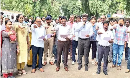 Collector advises public to reduce air pollution