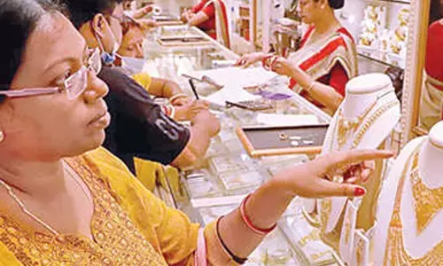 Dhanteras spending hits record Rs 1L cr on gold rush