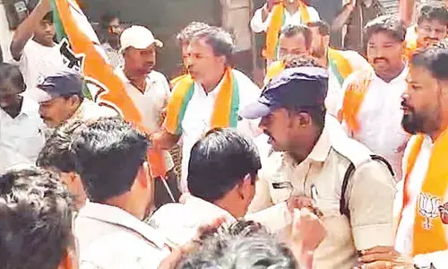 BJP leaders allegedly attacked by Cong supporters during bandh rally