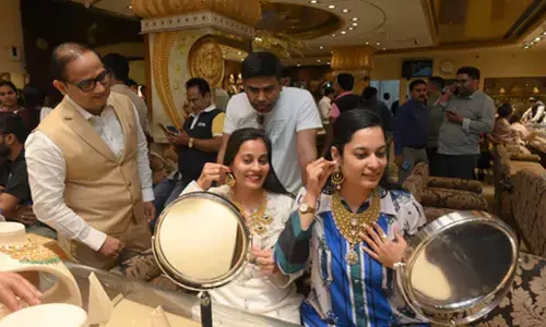 Gold coins to cars, India witnesses record-breaking festive sales