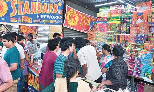 Rain dampens firecracker sales