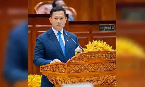 Cambodian PM officially opens kingdoms biggest airport