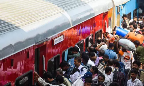Railways to run 8,000 more special trains to clear festive rush
