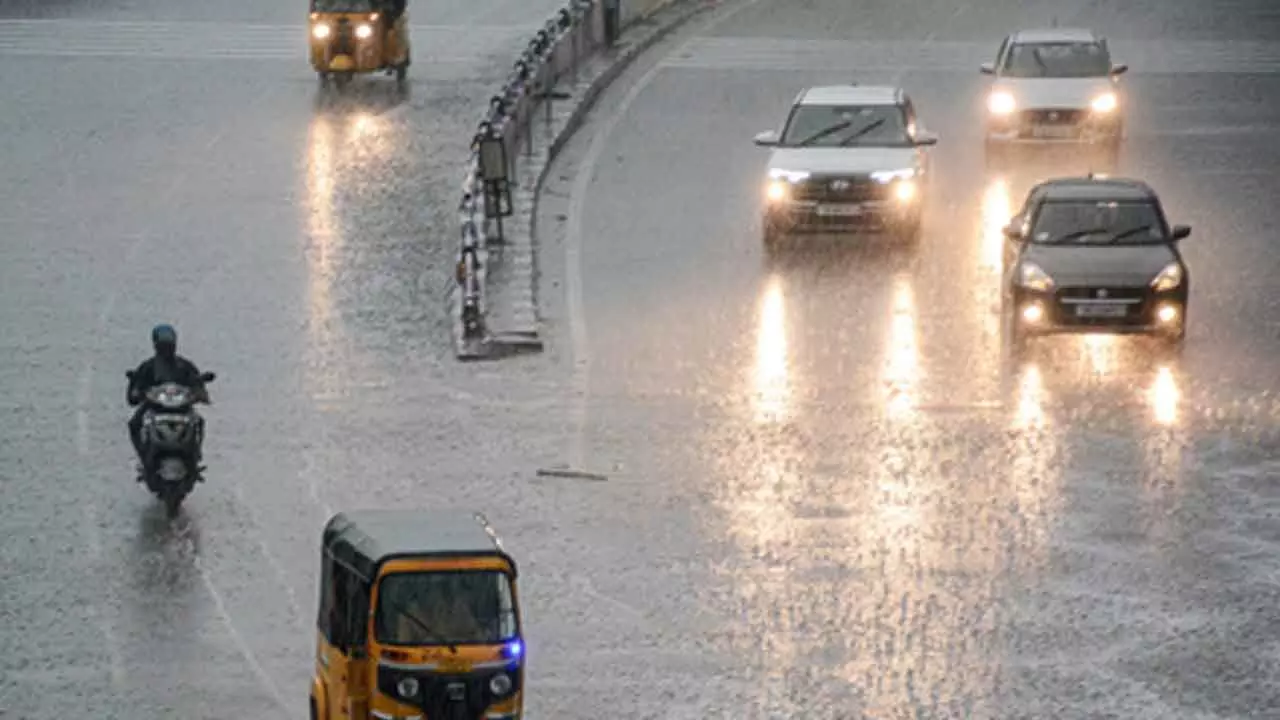 Weather office issues orange alert in Chennai, 7 districts in TN Weather office issues orange alert in Chennai, 7 districts in TN