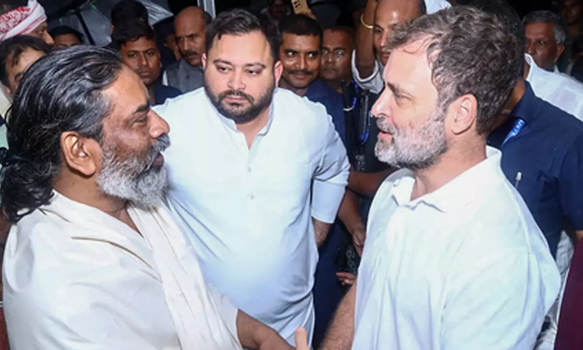 Will JMM chart its own course in Jharkhand after Bihar seat sharing fiasco? Will JMM chart its own course in Jharkhand after Bihar seat sharing fiasco?