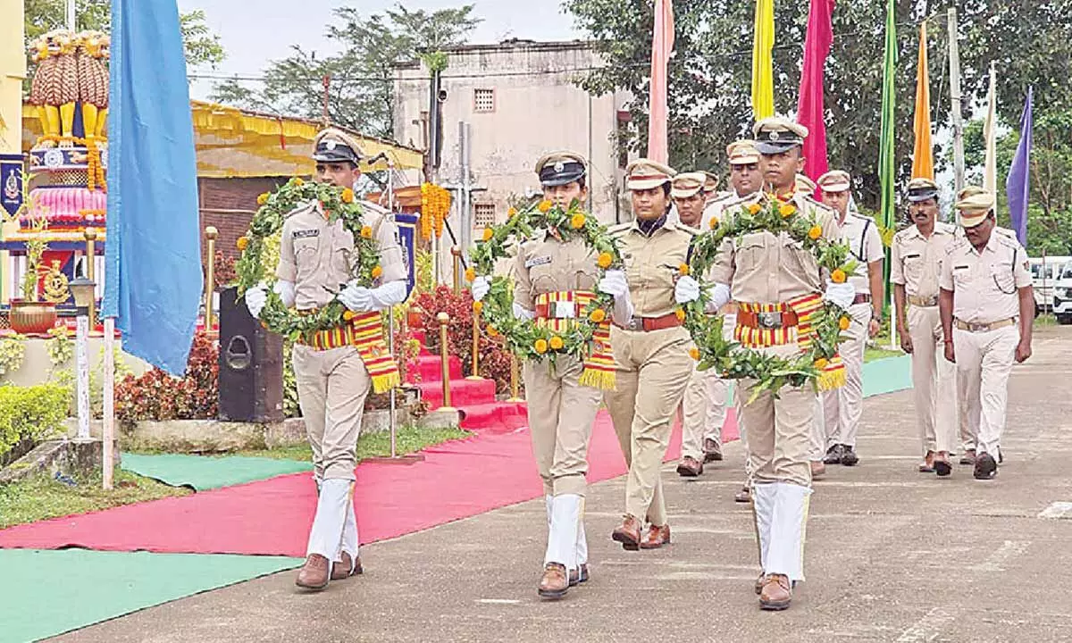 Guv, CM recall valour of police personnel Guv, CM recall valour of police personnel