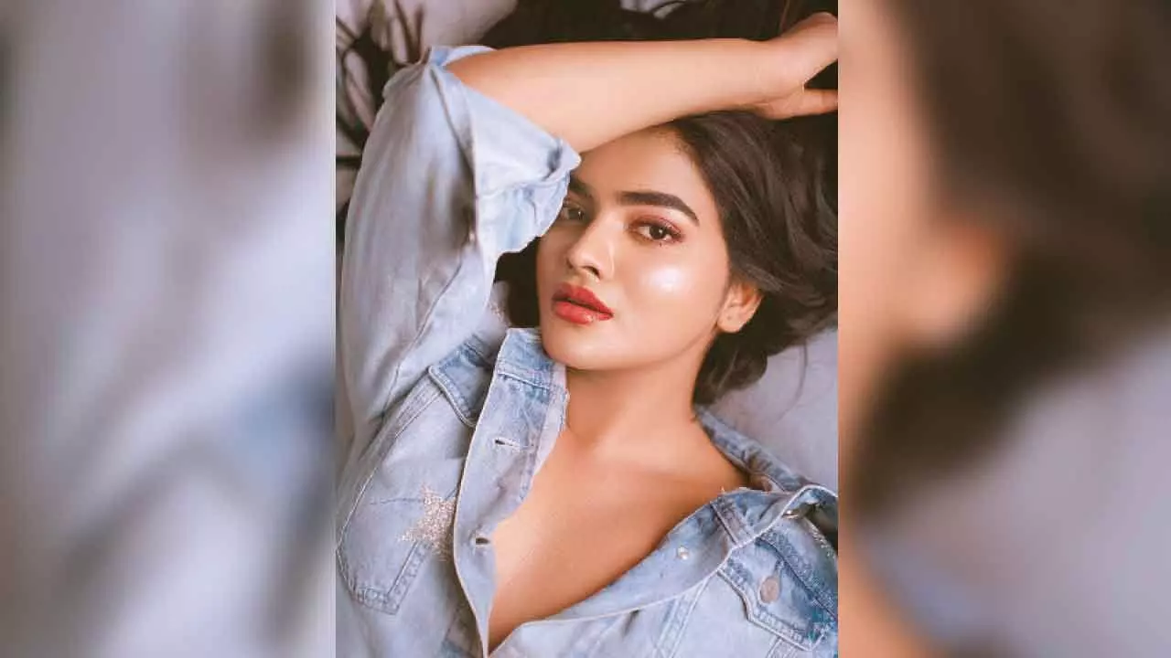 Amrutha Uppar turns up the heat with bold denim-themed Diwali photoshoot Amrutha Uppar turns up the heat with bold denim-themed Diwali photoshoot