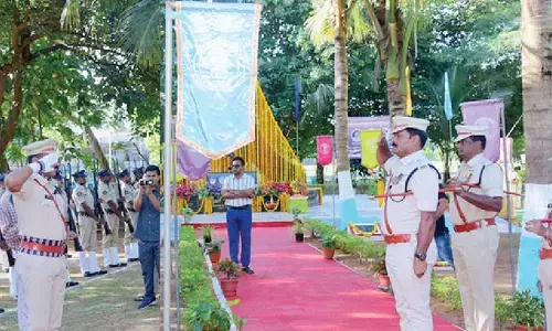 Vizianagaram SP pays tributes to martyrs