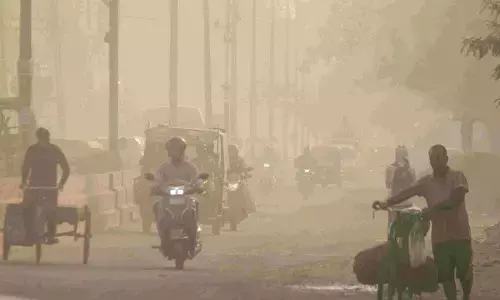 Delhi wakes up to a toxic haze after Diwali