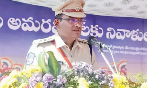 Police sacrifices invaluable, says Siddipet Police Commissioner Vijay Kumar