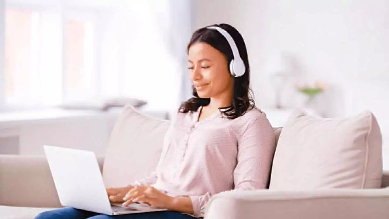 71 % of people are using tech to stay active: Survey 71 % of people are using tech to stay active: Survey