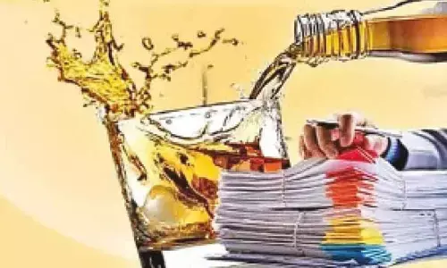 Today Last Day: Govt coaxes traders to buy liquor licence applications