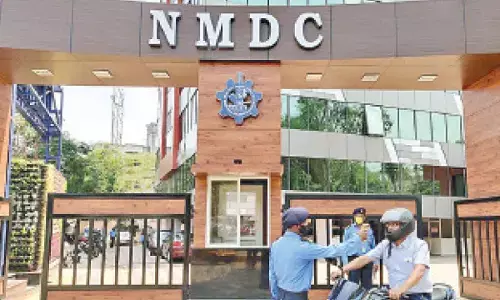 NMDC lowers iron ore prices by `550/tonne
