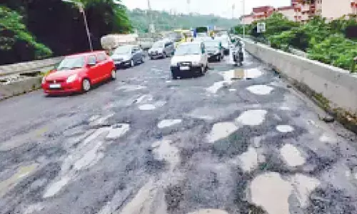Fix all potholes within a week: CM instructs BBMP chief