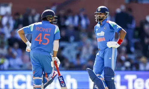 Karke dekho, mereko mat bolna: Stump mic captures Rohit and Iyers debate over call for single