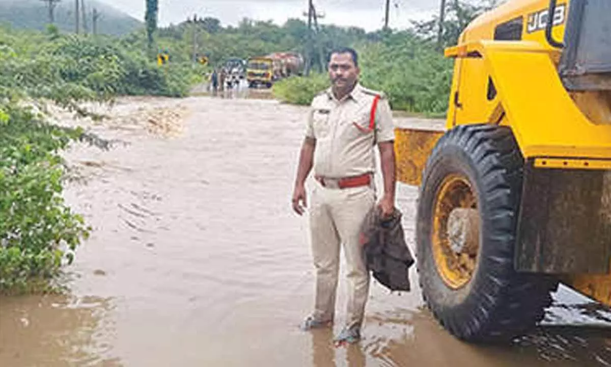 Police deploy drones to monitor flooded areas Police deploy drones to monitor flooded areas