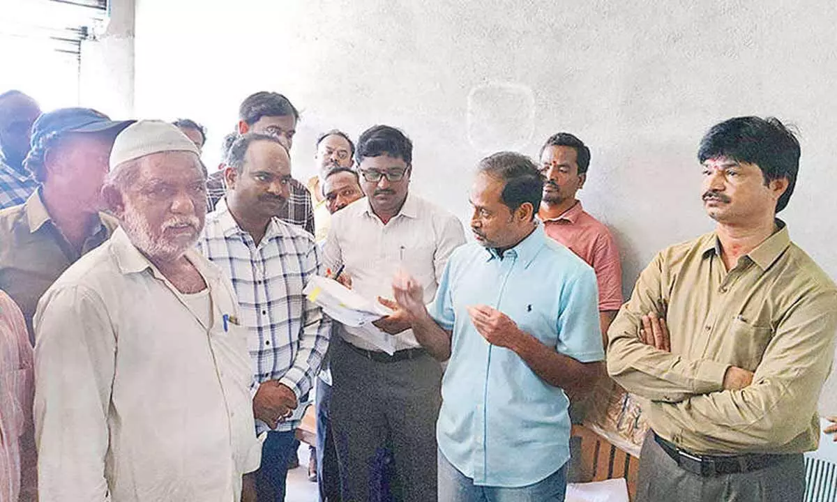 Kadiri MLA orders establishment of auto nagar Kadiri MLA orders establishment of auto nagar