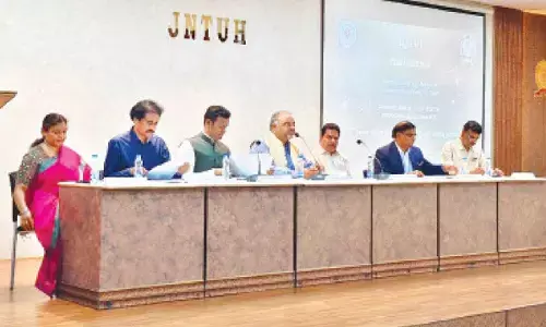 JNTUH unveils Diamond Jubilee logo