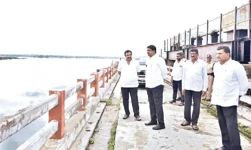 Supply water to Beluguppa and Seerpi tanks from Jeedipalli reservoir: Keshav