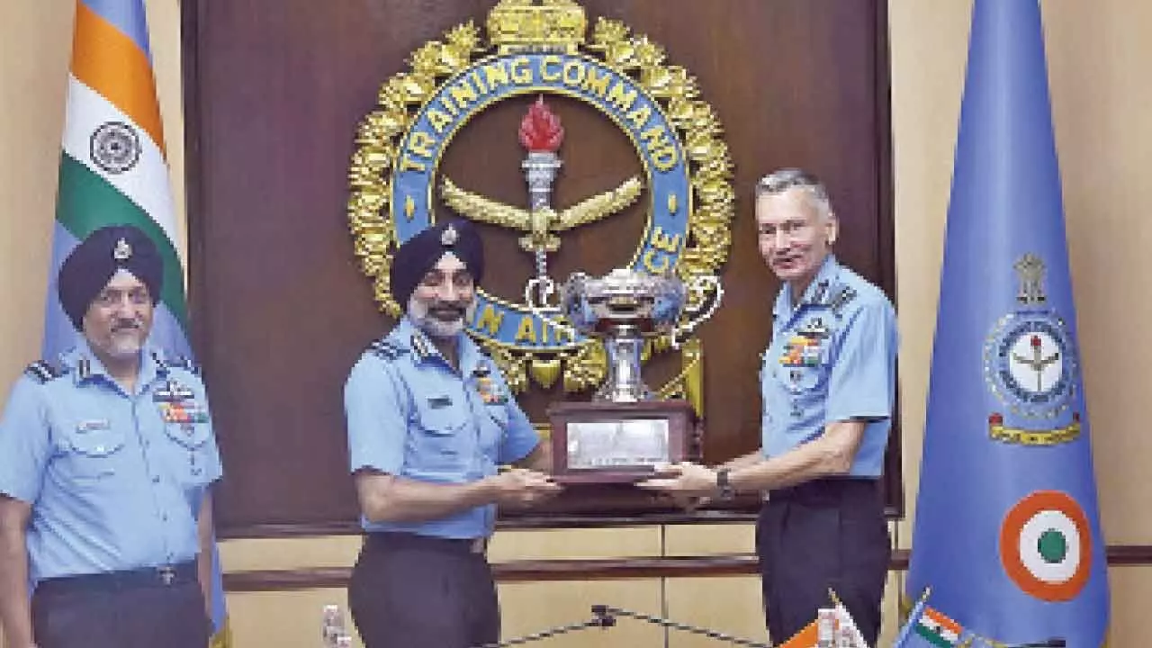 CAS AP Singh emphasizes training transformational at the IAF Commanders’ Conference CAS AP Singh emphasizes training transformational at the IAF Commanders’ Conference