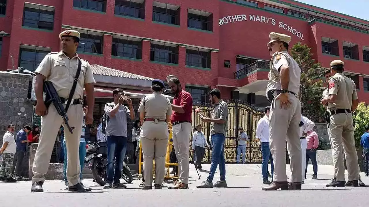 4 schools receive bomb threat mails 4 schools receive bomb threat mails