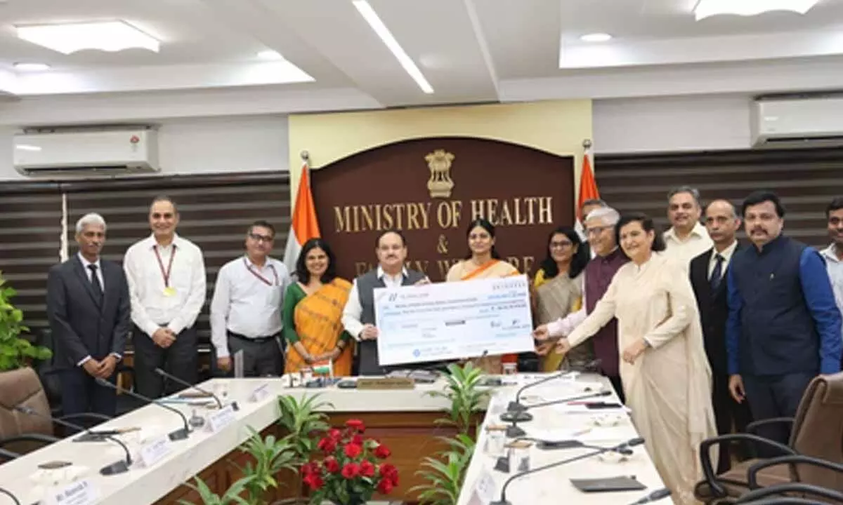 Mini-ratna HLL Lifecare pays Rs 69.5 crore dividend to government Mini-ratna HLL Lifecare pays Rs 69.5 crore dividend to government