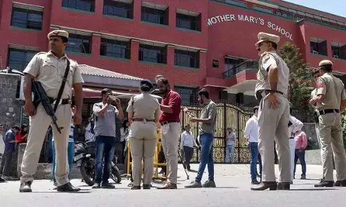 4 schools receive bomb threat mails