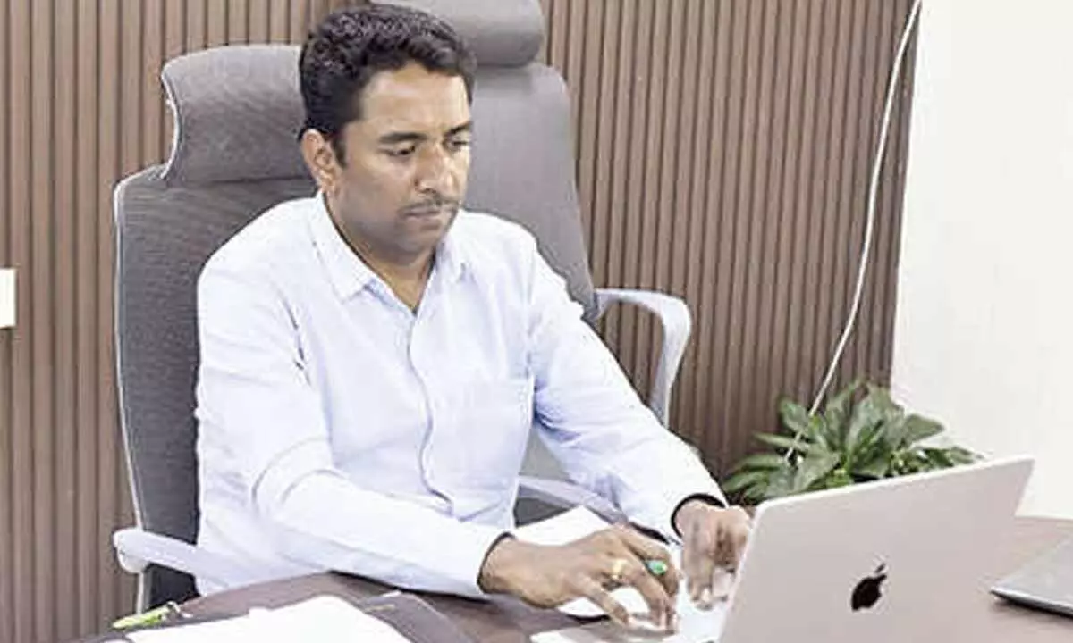 Officials told to stay alert during Cyclone Montha