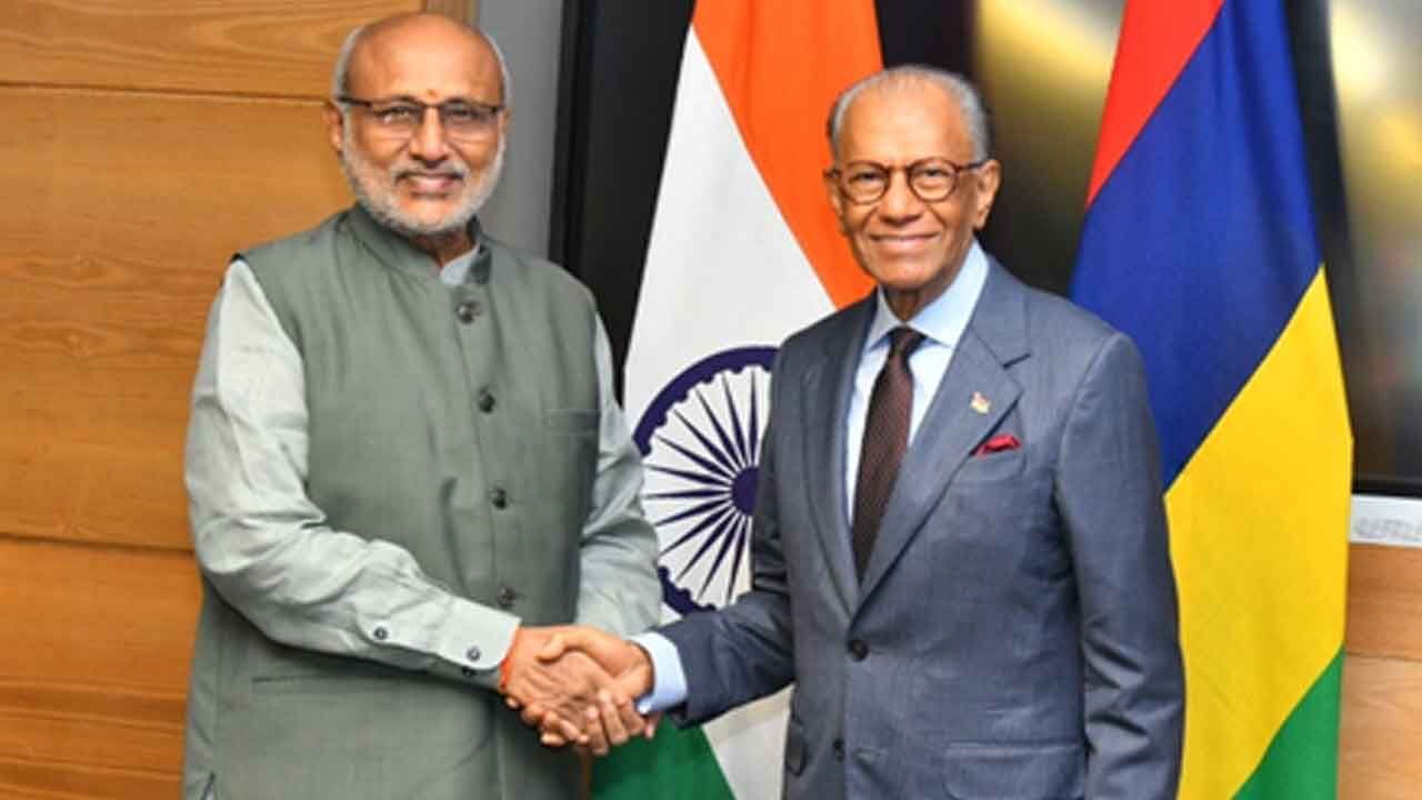 Vice Prez Radhakrishnan, Mauritius PM Ramgoolam discuss ways to strengthen ties