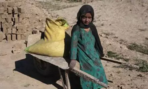 1.3 million children forced to work as labourers in Pakistans Sindh