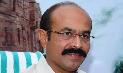 YSRCP blames govt for bus tragedy